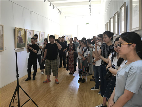《穿行》李蕾个人作品展在798宋洋美术开幕