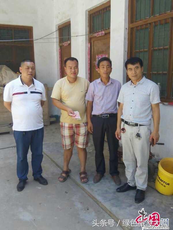 喜迎十九大展现优秀共产党员的扶贫情结