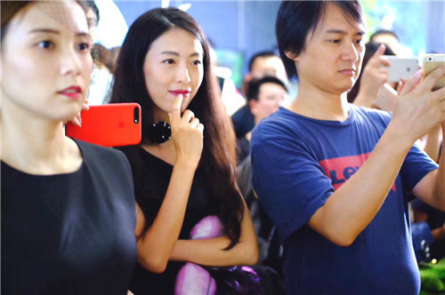 董瑾-《黑色丝绒交响诗》展览回顾
