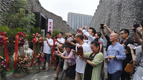 上尚国际画廊和中国·宋庄艺术论坛携手于上上国际美术馆挂