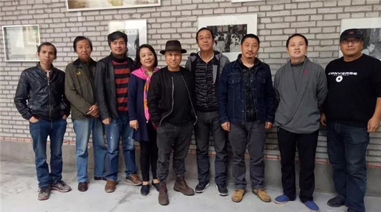 海外华人美术家协会理事会议在东空间如期举行