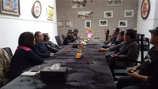 海外华人美术家协会理事会议在东空间如期举行