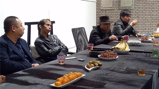 海外华人美术家协会理事会议在东空间如期举行