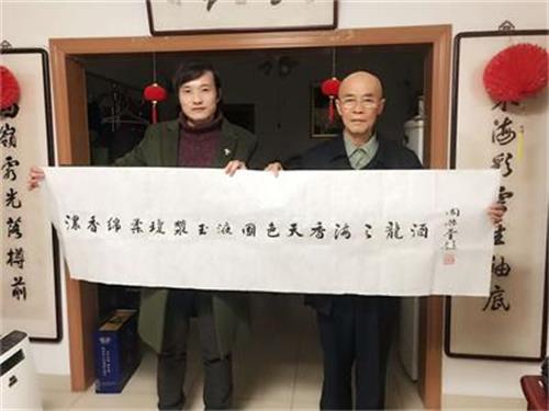 洋河海之龙酒: 引领酒业腾飞发展 缔造行业传奇
