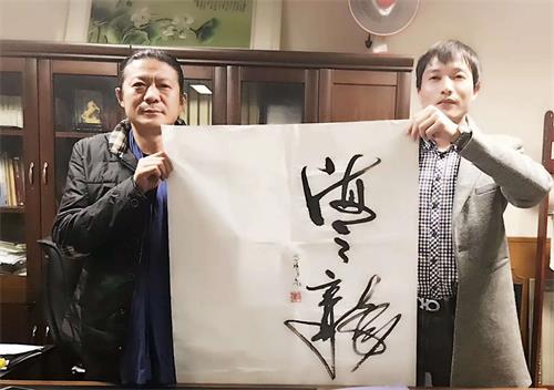 洋河海之龙酒: 引领酒业腾飞发展 缔造行业传奇