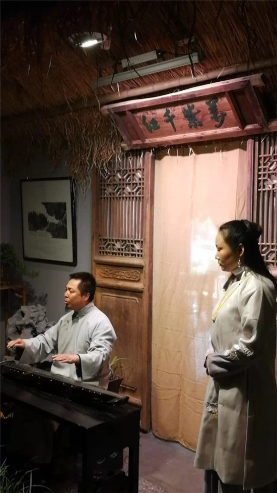 素墨书卷养逸气,清源香茗洗尘心
