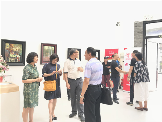 相伴-一家人五个画家艺术展在京开幕