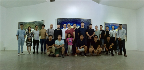 刘威绘画作品展《拒绝丛林世界》亮相于北京虹墙艺术画廊
