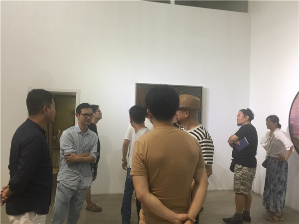 刘威绘画作品展《拒绝丛林世界》亮相于北京虹墙艺术画廊