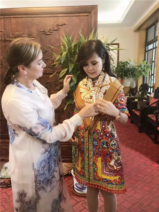 英国男爵夫人联合香堂东方书画研究院开启中国艺术走进大英博物馆展览