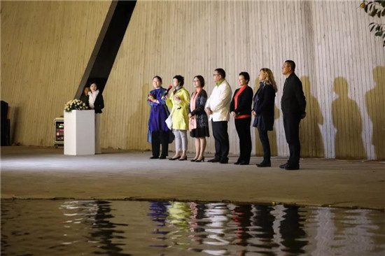 “山海图纪第二回——许英辉绘画艺术展”在树美术馆水池畔灵幻启幕!