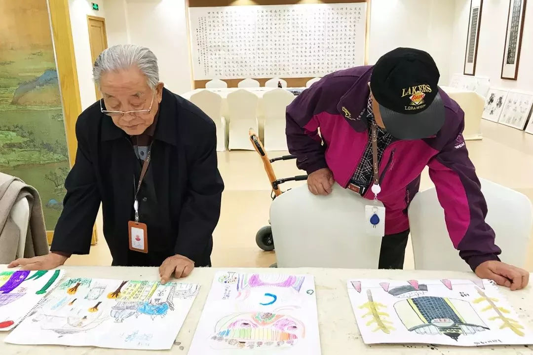 童绘大爱∣美好社区,情满三代,笔尖下流淌出幸福未来
