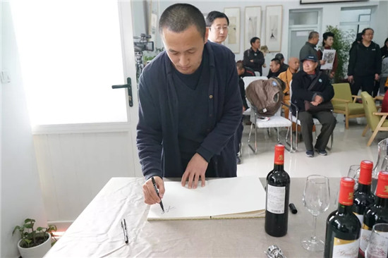 因爱相聚“大愿善行·问墨立心”禅韵雅集暨大型公益联展在芳艺文化举行