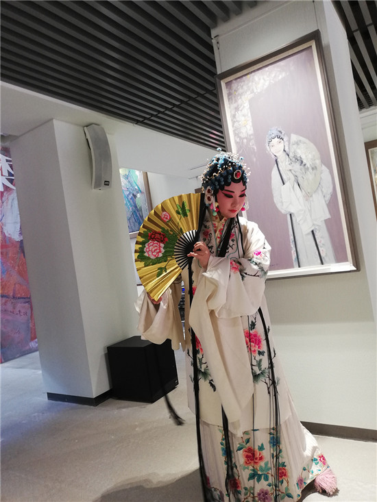“梨园春梦·张继东戏曲油画展”于敬一书院开幕