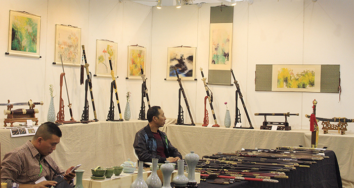 纪念周恩来诞辰120周年美术作品巡展在重庆美术馆开展