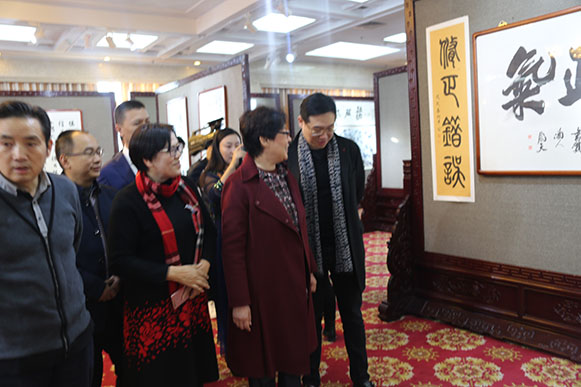 中华正气书画展暨《风雨历程—晚年刘少奇》新书发布会在京举行