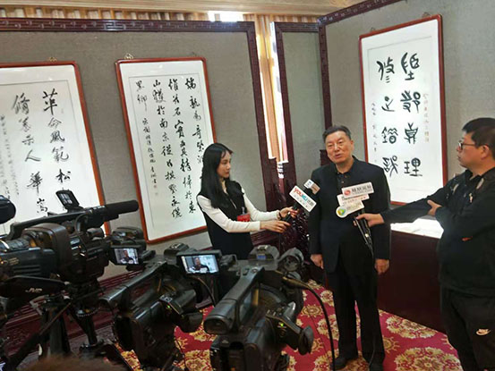 中华正气书画展暨《风雨历程—晚年刘少奇》新书发布会在京举行
