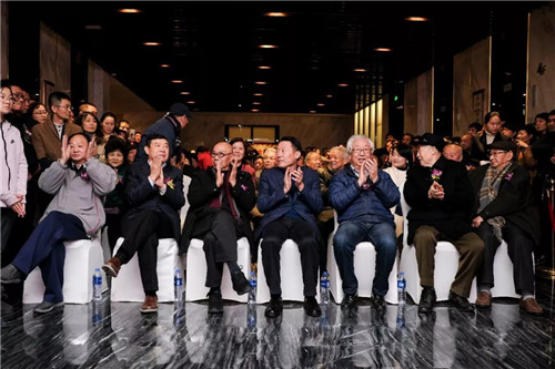 改革开放四十周年—王涛《大红袍》画集首发暨作品展学术研讨会在合肥举行