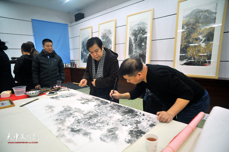画家皮志刚《千峰万仞燕山图》主题卡首发 献礼京津冀互联互通一周年