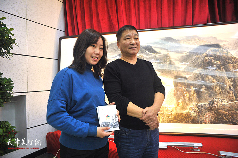 画家皮志刚《千峰万仞燕山图》主题卡首发 献礼京津冀互联互通一周年