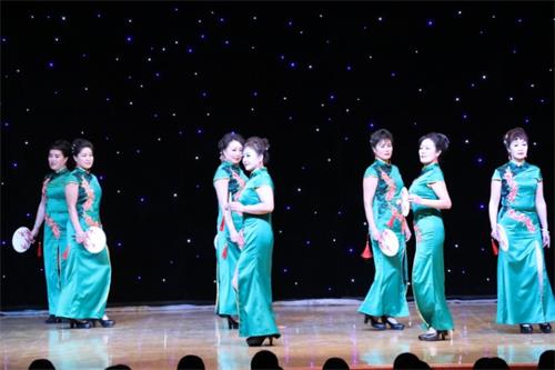 常乐爱心艺术团迎新年走进军营慰问官兵演出