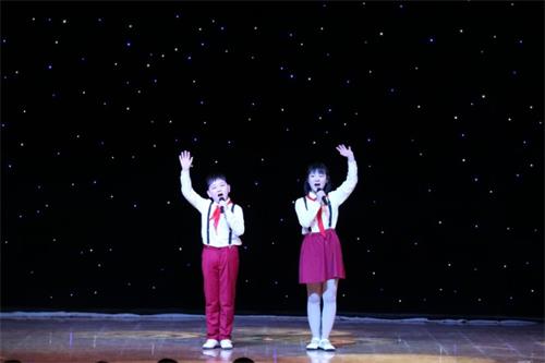 常乐爱心艺术团迎新年走进军营慰问官兵演出