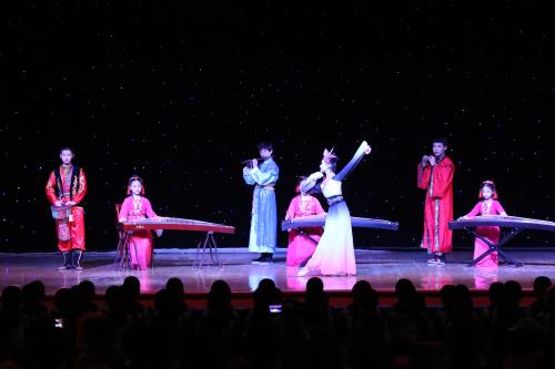 常乐爱心艺术团迎新年走进军营慰问官兵演出