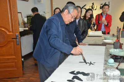 中国新闻出版书协在京举行庆祝新中国成立70周年书法作品展并召开2019年度工作会议