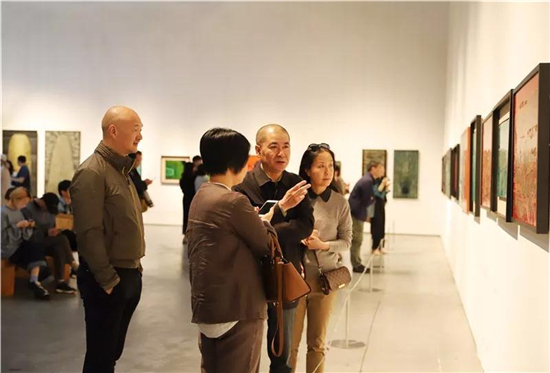 张泽国“大泽有鱼”展开幕,100件作品总结个人漆画创作三十年