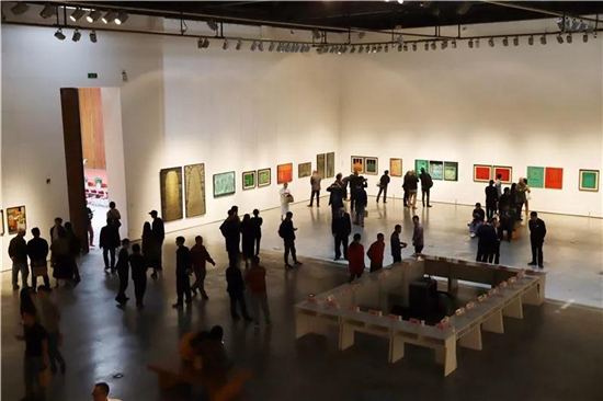 张泽国“大泽有鱼”展开幕,100件作品总结个人漆画创作三十年