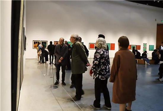 张泽国“大泽有鱼”展开幕,100件作品总结个人漆画创作三十年