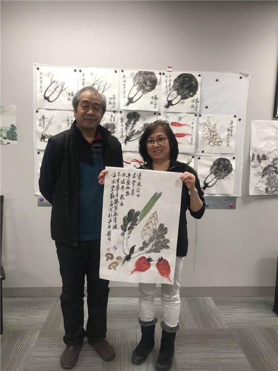 笔墨春秋育桃李 艺无国界弘丹青