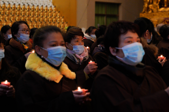 福州万佛寺:传灯辞旧岁,撞钟迎新年